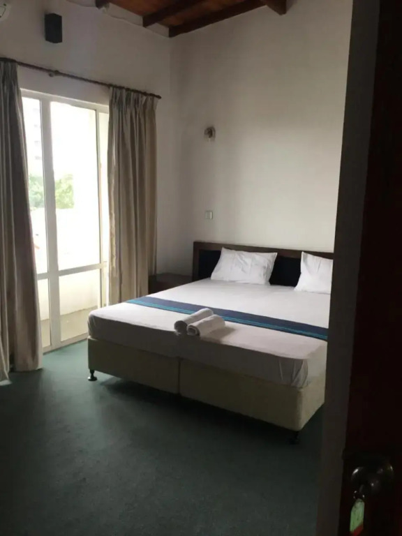 West Inn Colombo