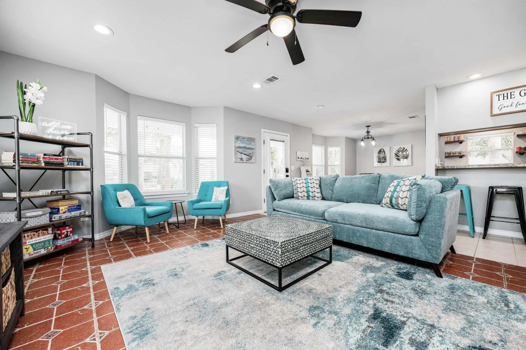 Private Beach Access, Fenced Yard & Pet Friendly, Cabana Life Beach House