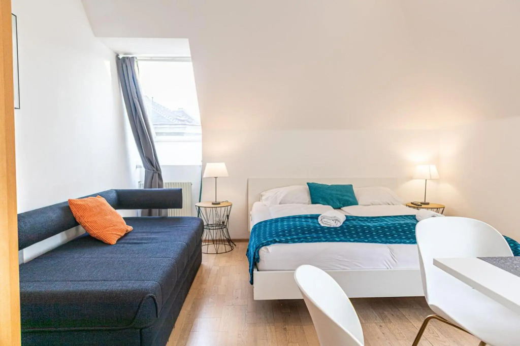 Lovely 2 Apartments - Suitable for Long Stays