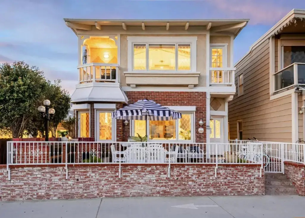 Sea Glass by Avantstay | Beach House on Balboa Peninsula W/ Patio