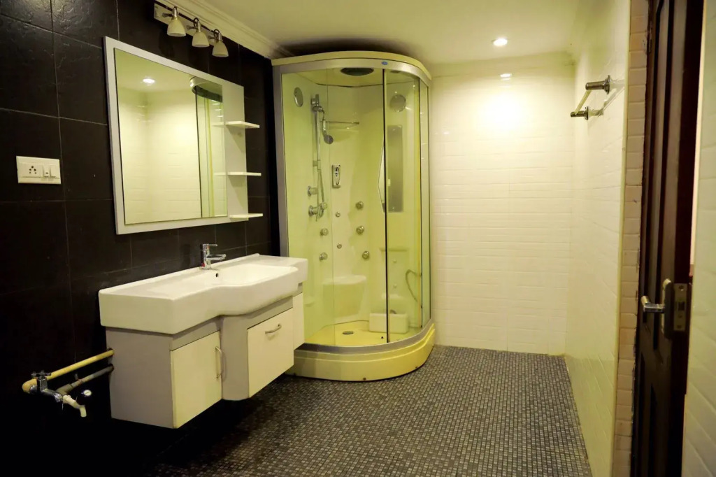 Hotel Ivory Grand