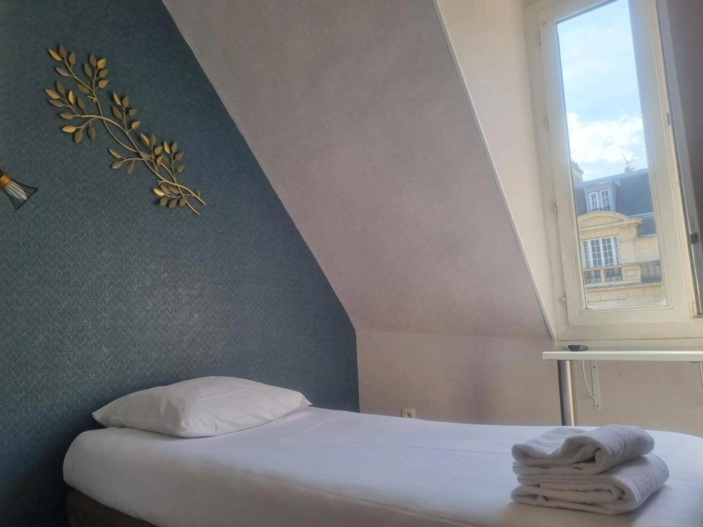 Отель Eiffel Kensington