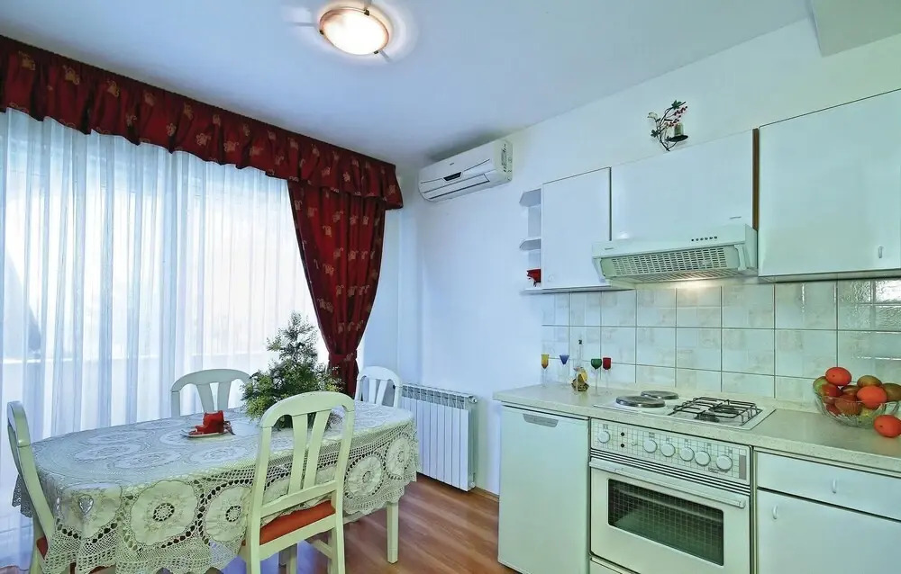 Amazing Home in Tar-vabriga With Wifi and 2 Bedrooms