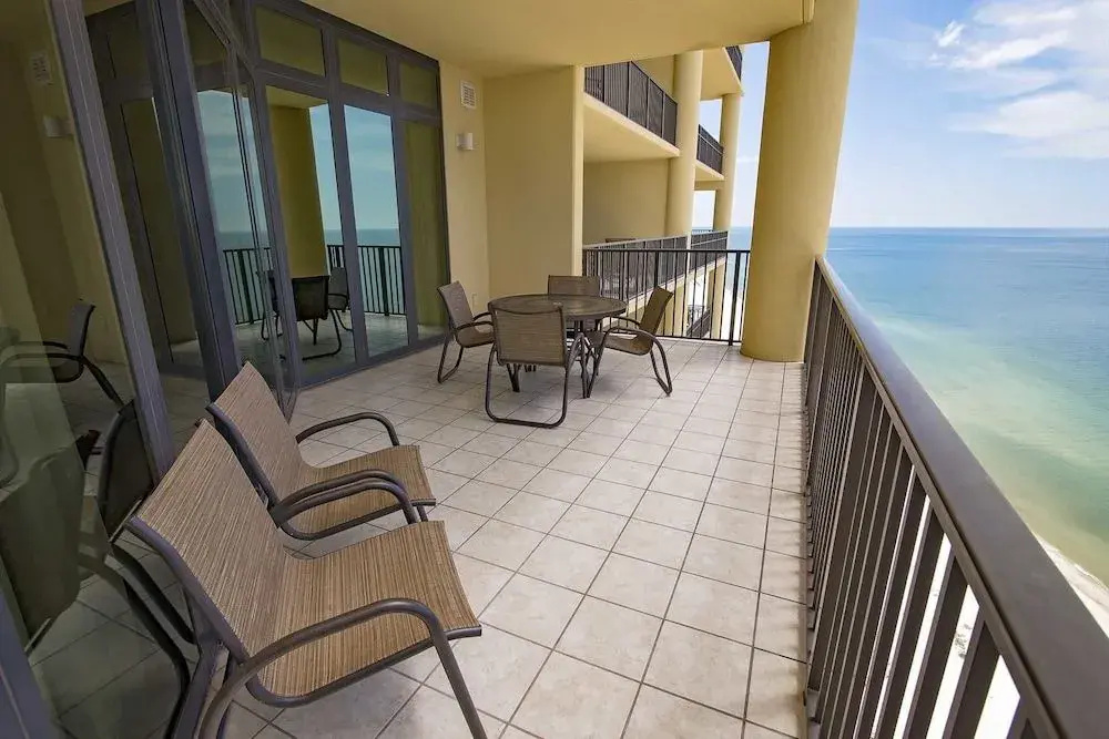 Phoenix West II 2709 3 Bedrooms 4 Bathrooms Condo