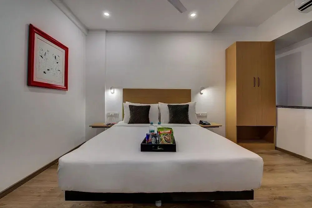 OYO Townhouse 046 Khar West Station