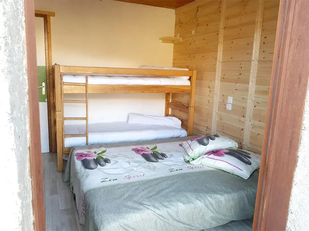 Property With 8 Bedrooms in Vars, With Balcony - 2 km From the Slopes