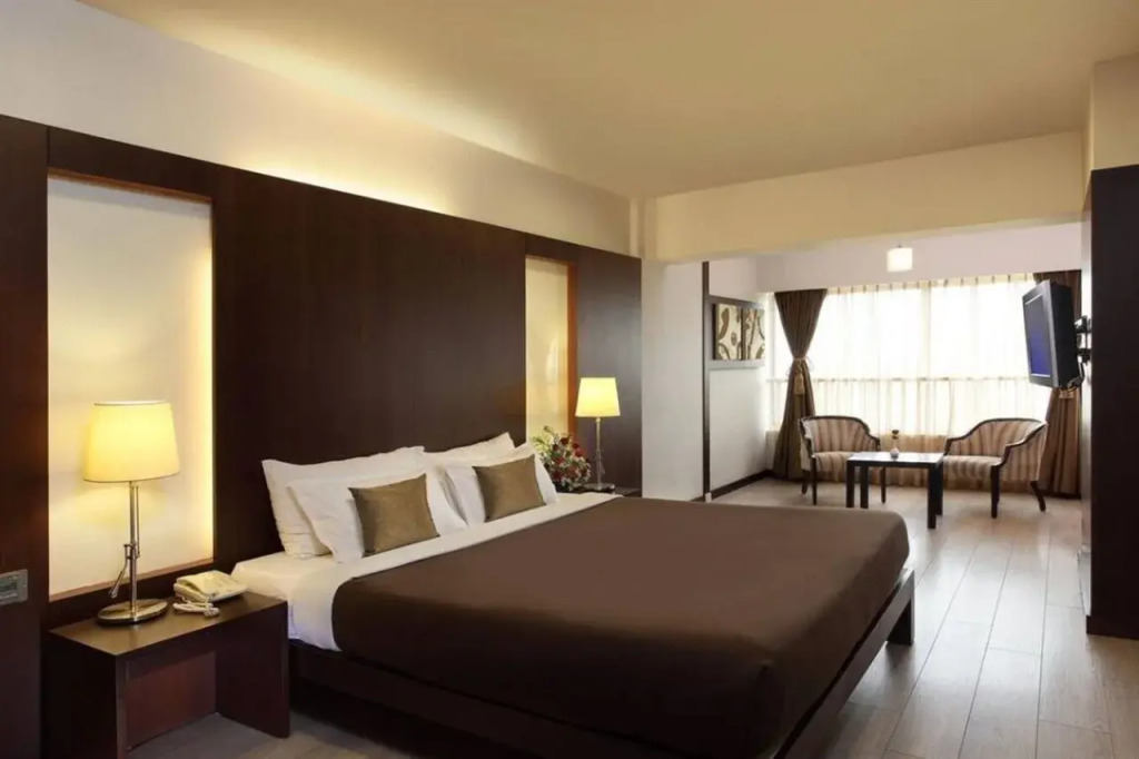 Hotel Aurora Towers