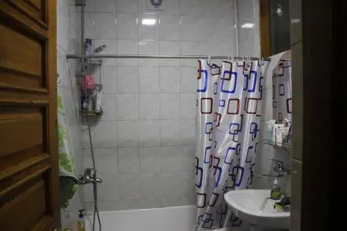 Giorgi Guesthouse Lermontov