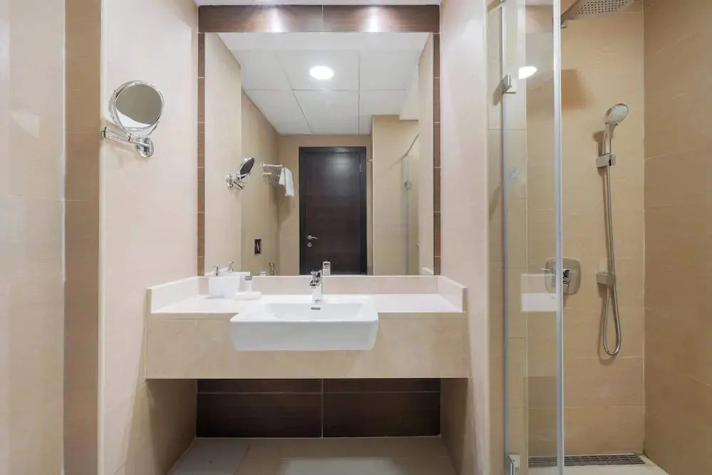 Dubai Marina Sleeps 3 Very Close to the Beach