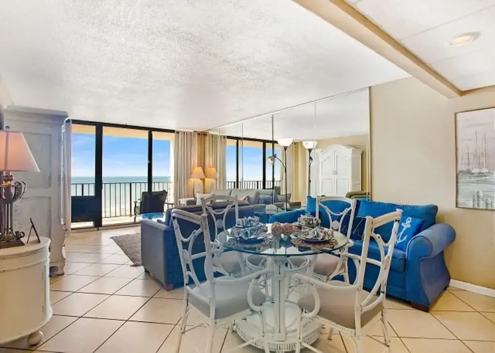 Edgewater 1004 by Forehand Rentals