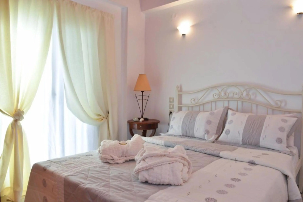 Villa John Dimeon Kato Achaia With Pool - Happy Rentals
