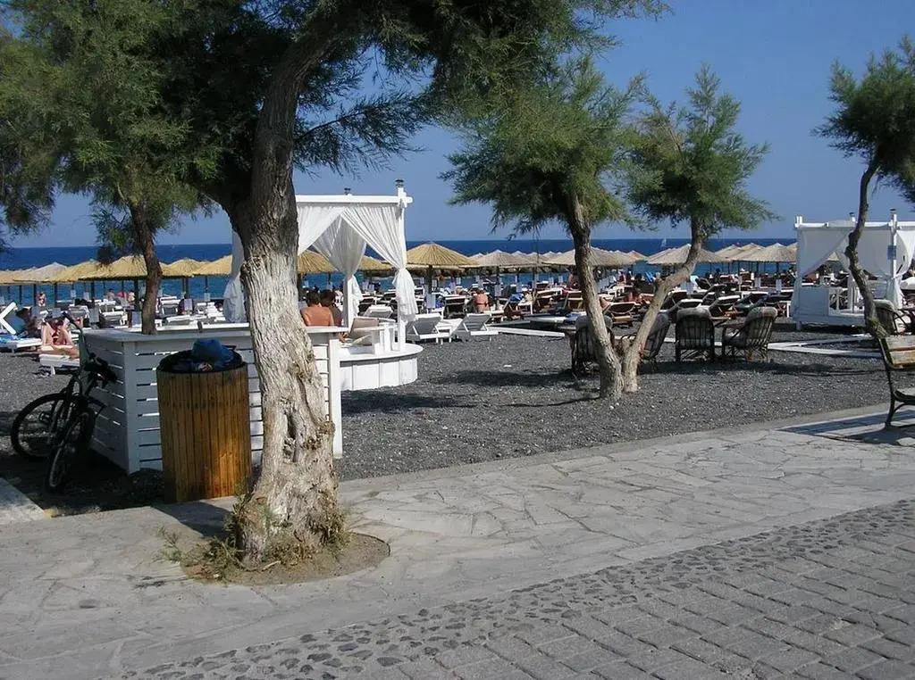 Finikas Santorini