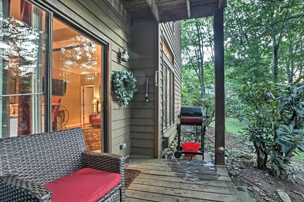 Wintergreen Resort Mountain Condo w/ Pool Access!