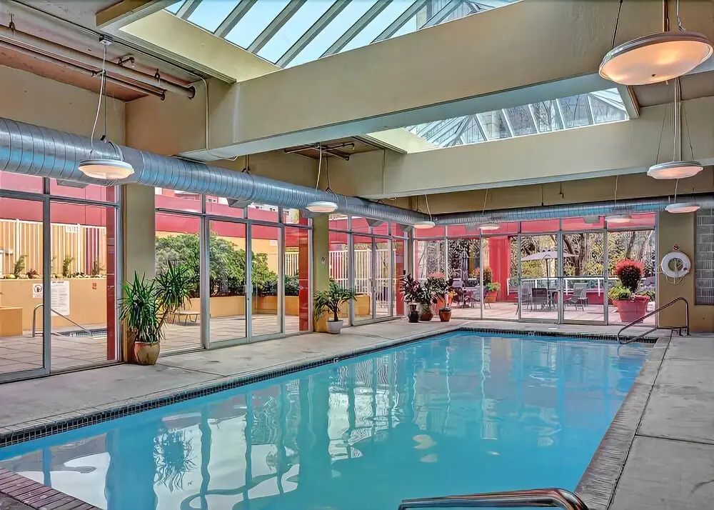 Centennial Tower Bay View Penthouse - Three Bedroom Apartment with Fir