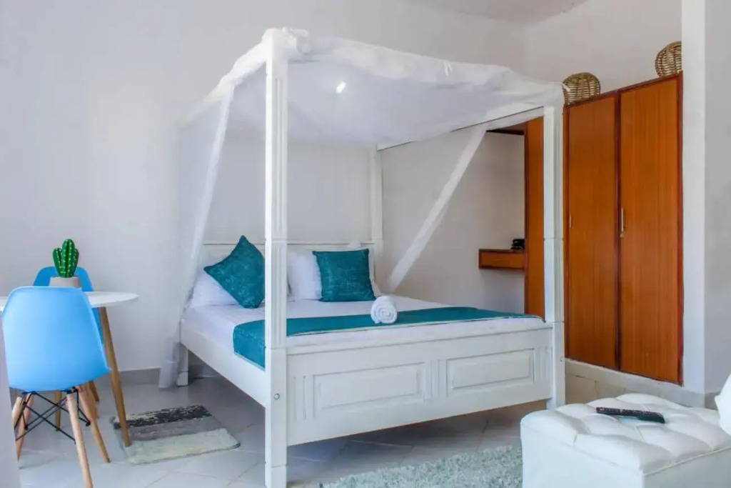 SeaEsta studio Shanzu Serena