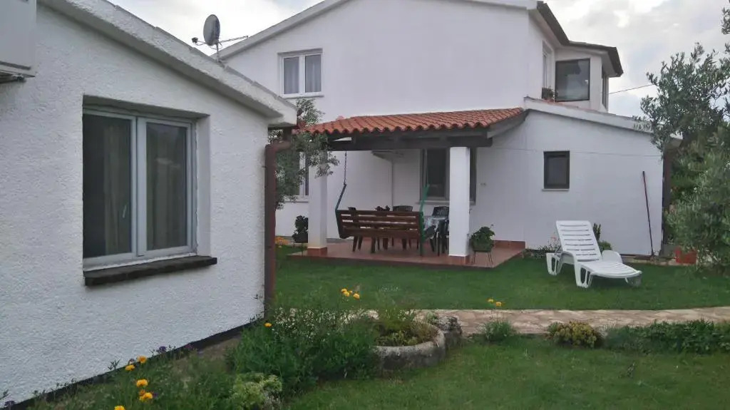 Nella Apartments