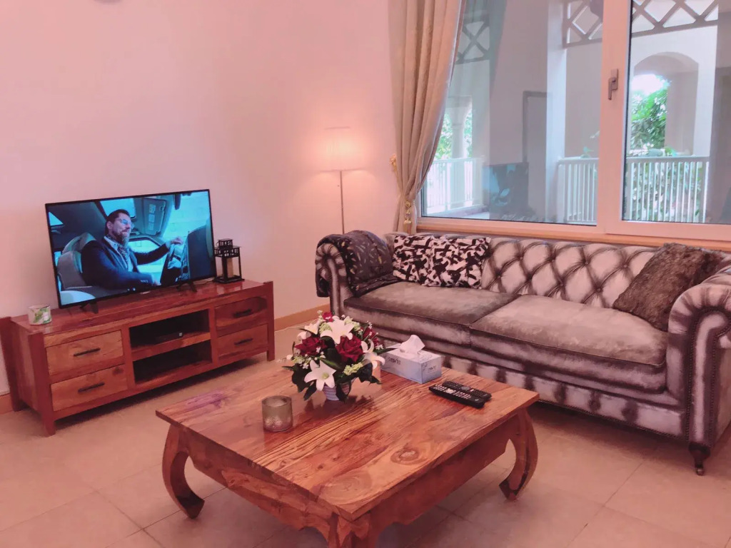 Stunning Beach front 1 bedroom at the palm