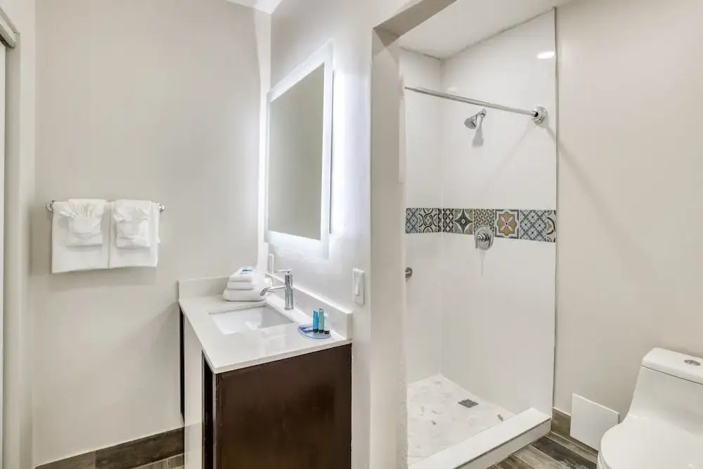 Howard Johnson Express Inn