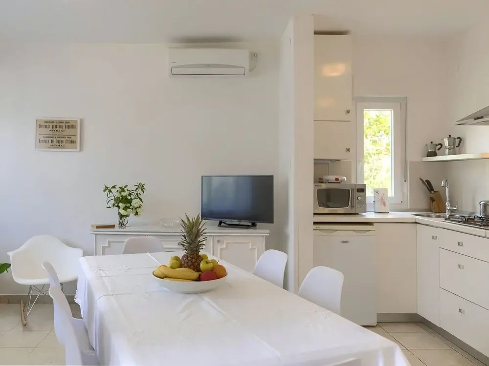 Laura Pula in Pula With 3 Bedrooms and 3 Bathrooms