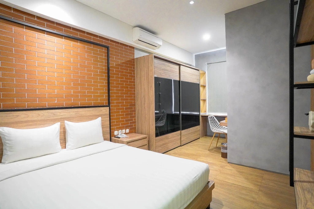 LOA Living Solo Baru