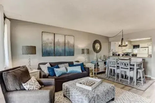 Coral Sands 301 - 2 Br Condo