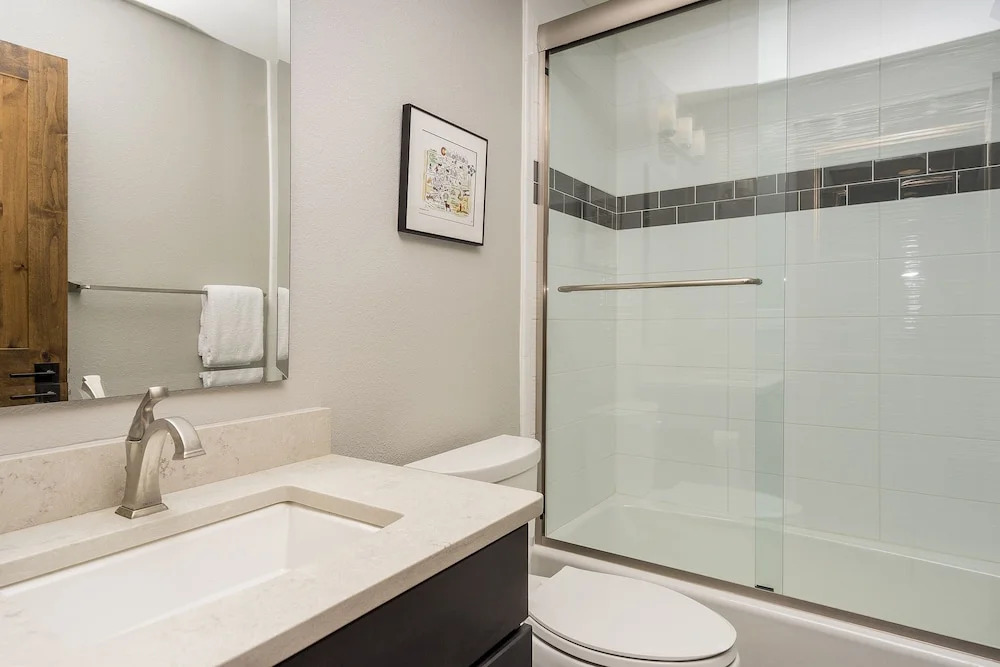 Promontory 6 3 Bedroom Townhouse by RedAwning