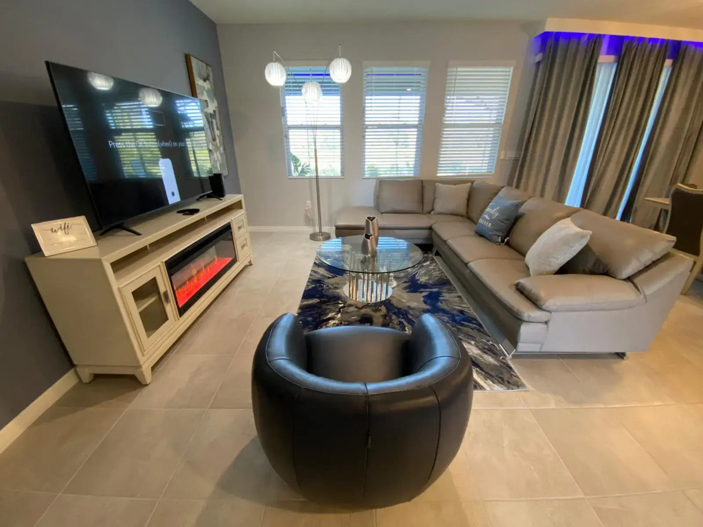 Stunning 5Bd w Pool Close to Disney Solterra 7829