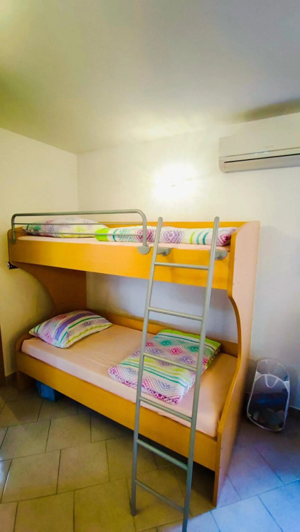 Apartment Wine & Olive oil Mofardin
