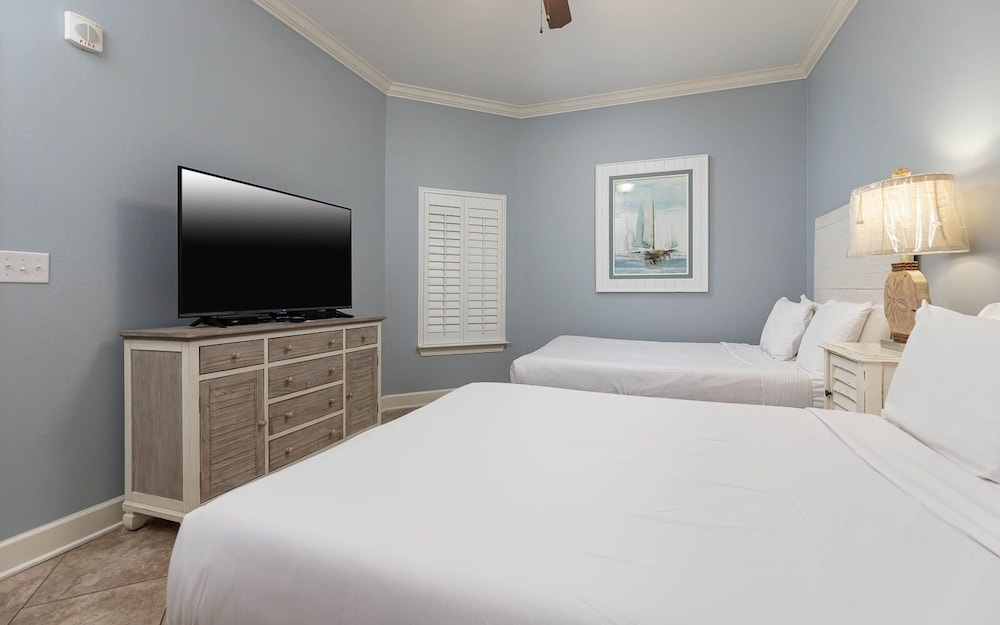 The Oasis 603 Formerly Phoenix West Ii 603 3 Bedroom Condo