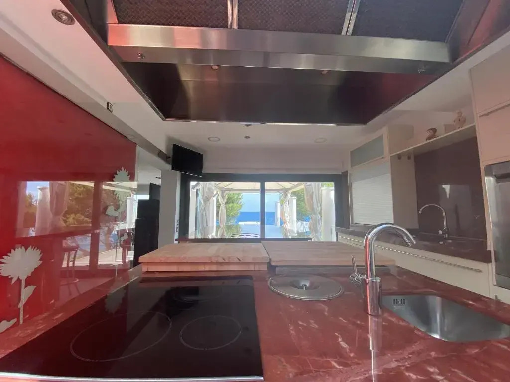 TarracoHomes, TH52 Villa Lighthouse con Piscina Privada, Terraza, y Vistas al Mar