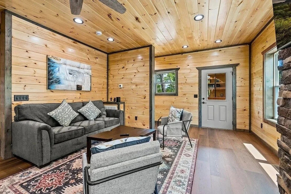 Smoky Top 2 Bedroom Cabin