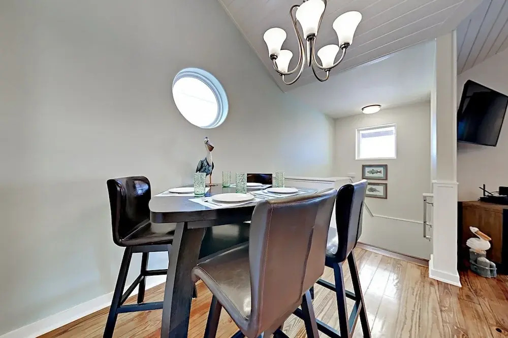 Roomy and Coastal in Port A by RedAwning