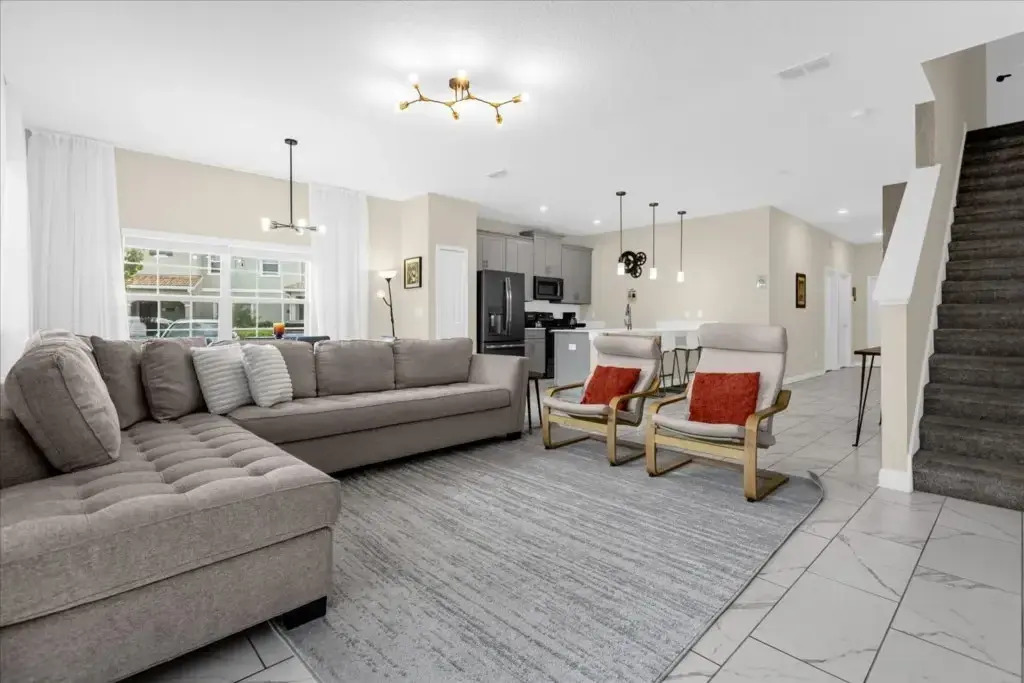 5 Bd 4 Ba Paradise Palms 8869 Cp