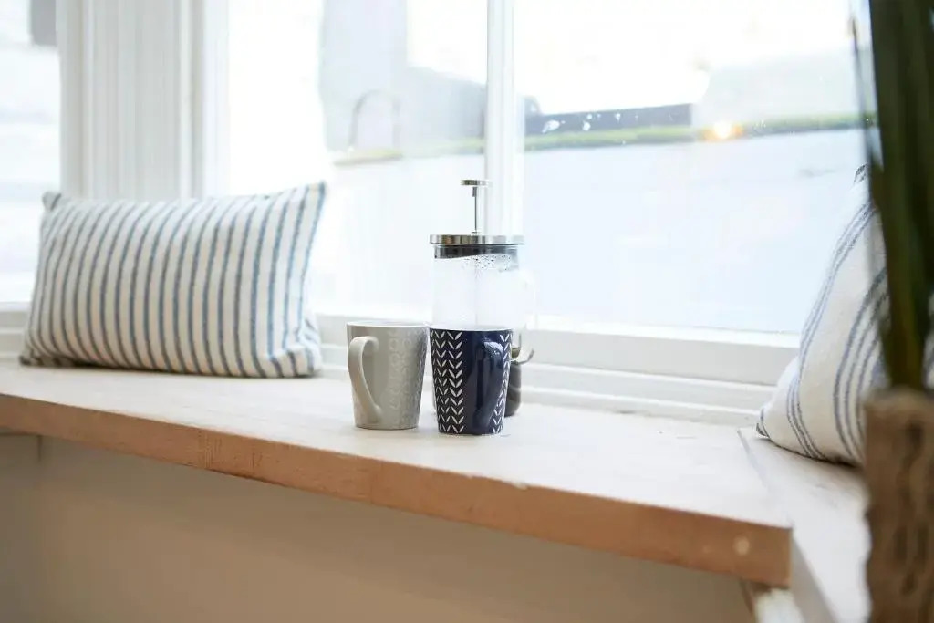 THE HIDEAWAY @ EMPIRE 39, town centre location, close to train station- Yorkshire Coast Holiday Lets.