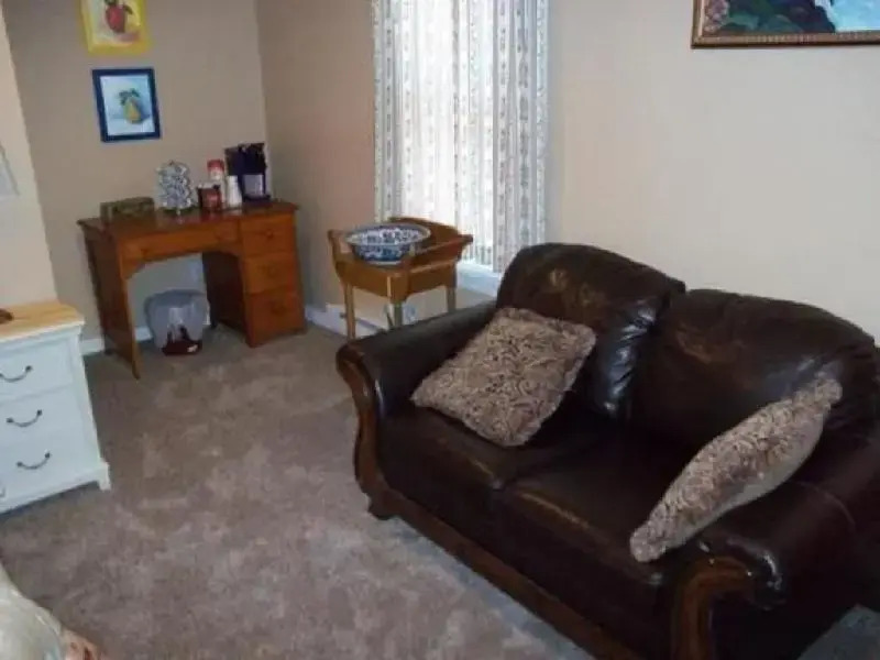 Tin Brook Bed & Breakfast