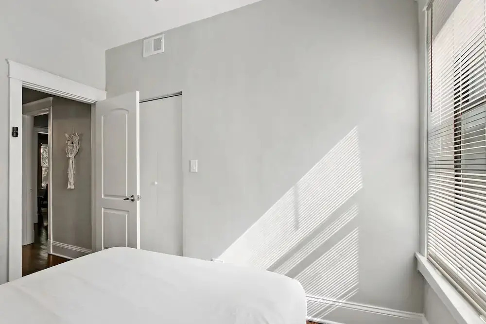 2BR Comfy & Chic Sunnyside Apt near Shop