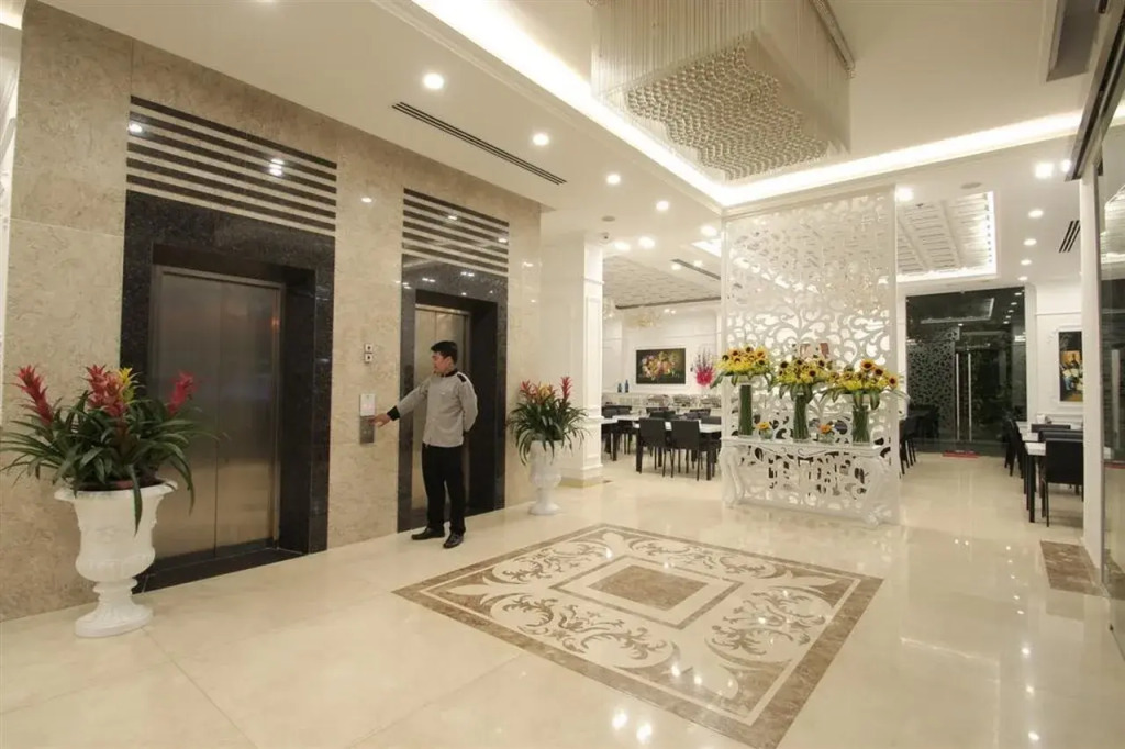 Le Duy Grand Hotel