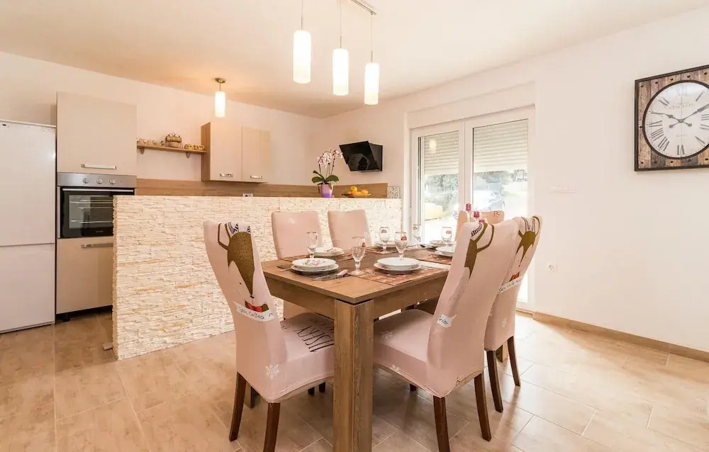 Beautiful Home In Pula