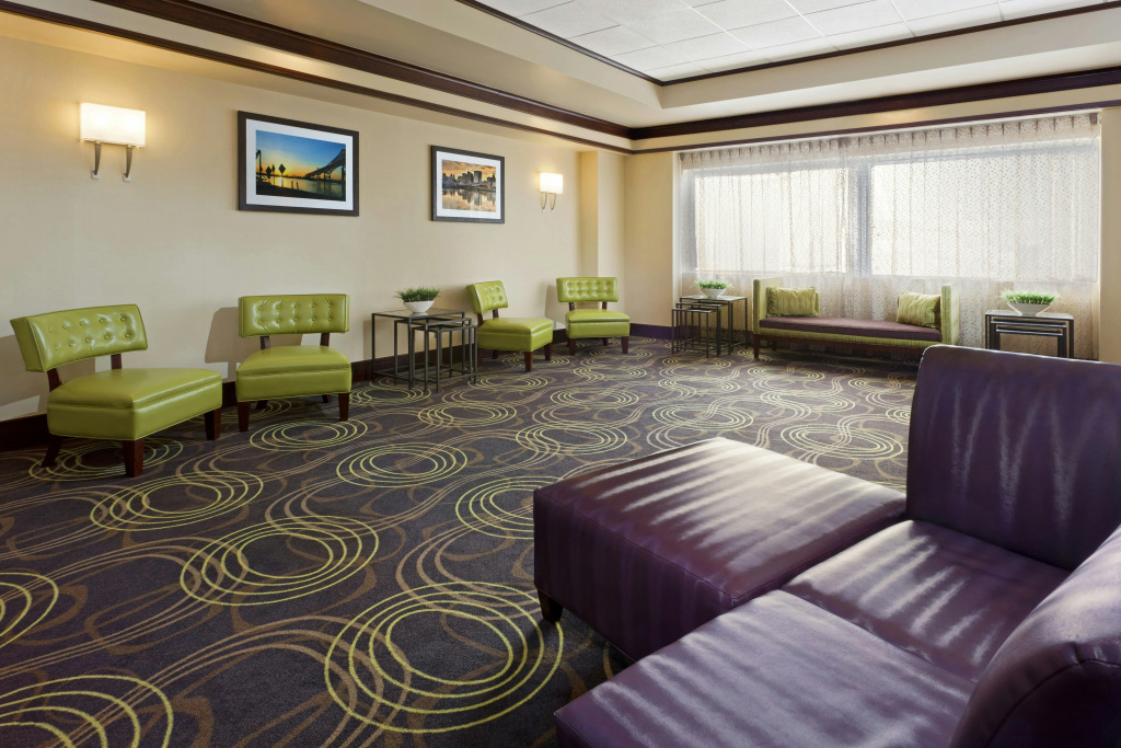 Holiday Inn Clark - Newark by IHG