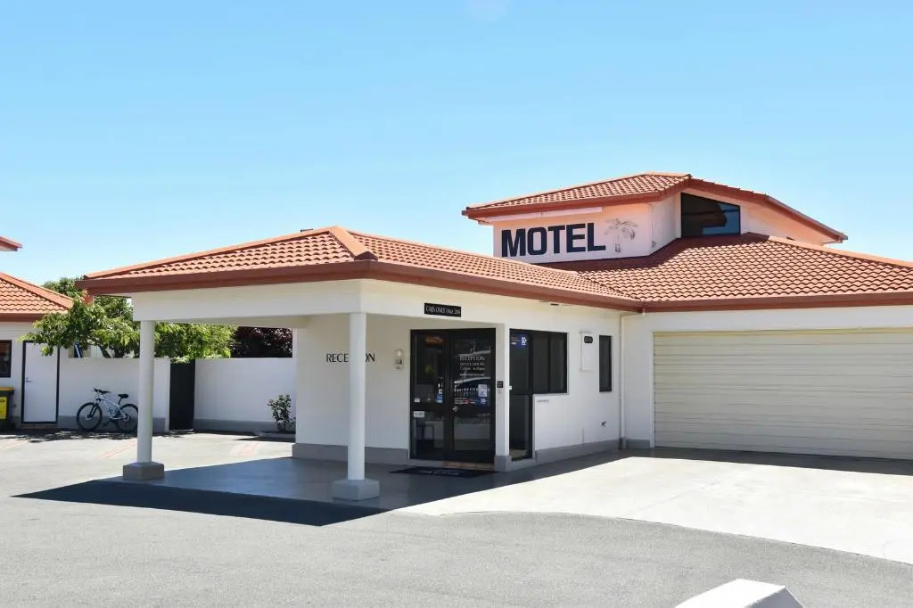 Palms Motel