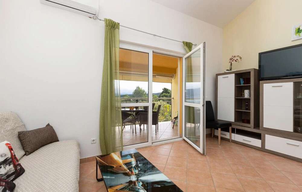 Nice Home in Cizici With Wifi and 2 Bedrooms