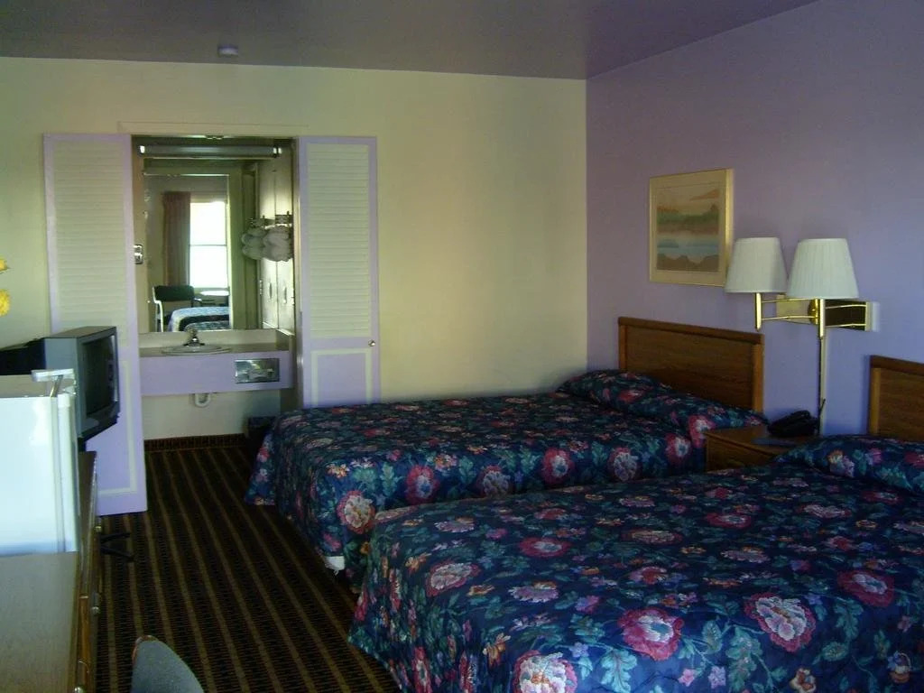Relax Inn - Shelby