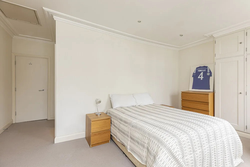 Rustic 2BR apt with balcony in Pimlico near Victoria