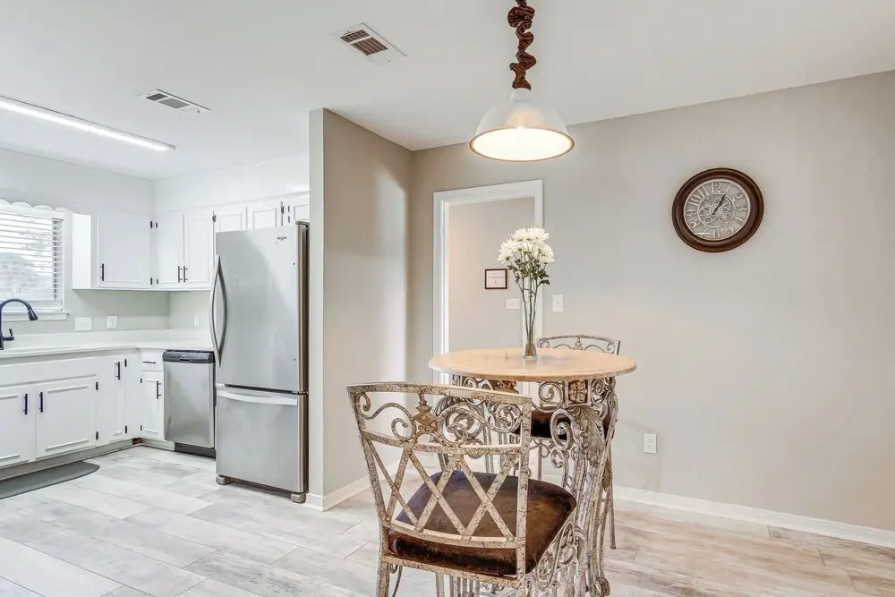Pensacola Home w/ Screened Porch: 10 Mi to Beach!
