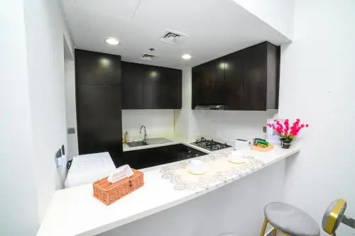 Luton Vacation Homes - Damac Maison Studio, Canal View