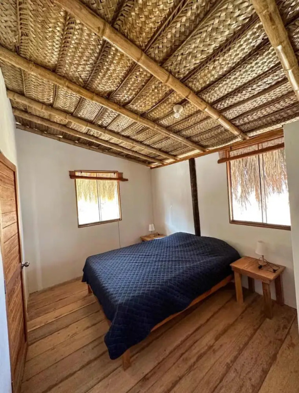 w Beachside 8BR Villa in Punta Veleros