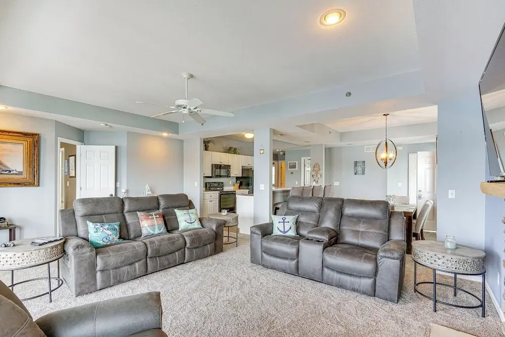 Pool Access at Waterfront Lake Ozarks Rental!