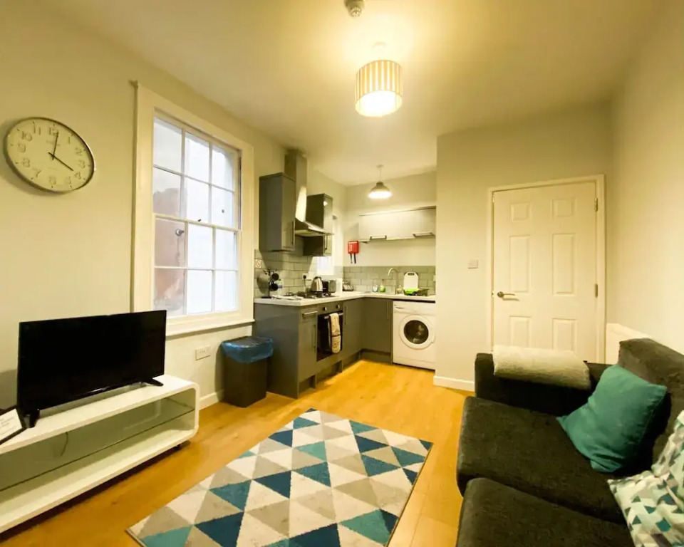 Suitely Berkeley Apartments