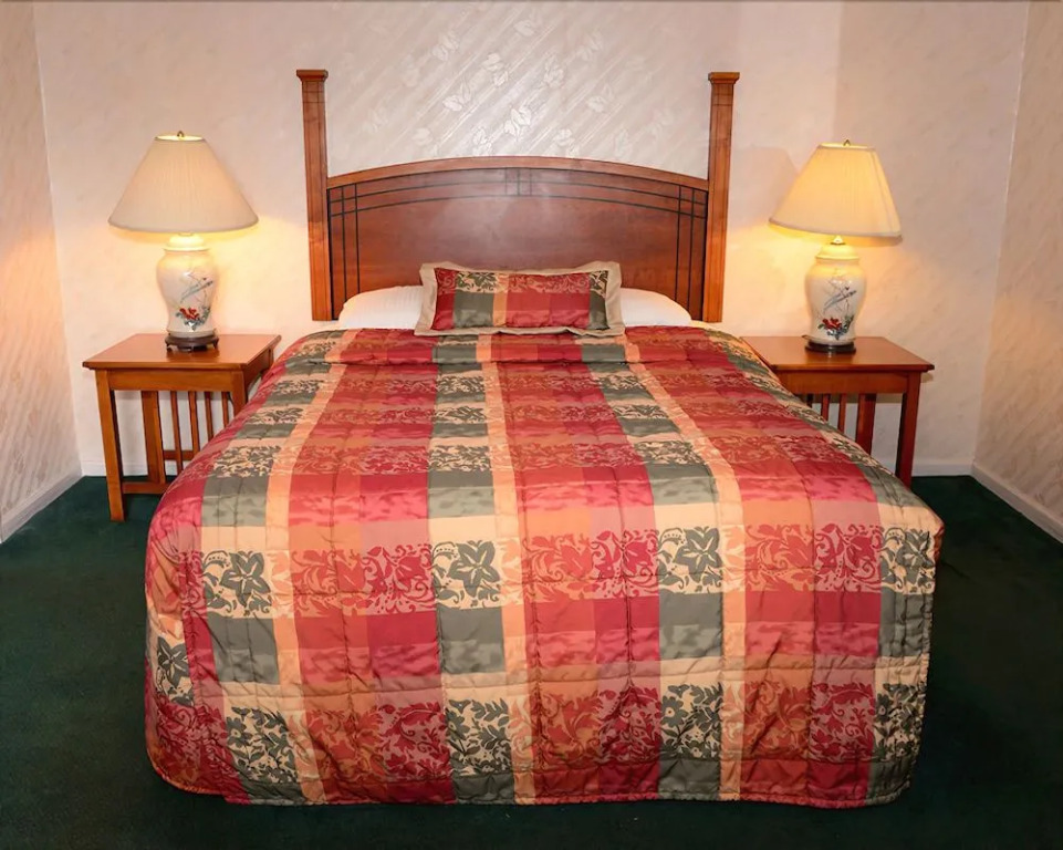 Lake Crest Inn