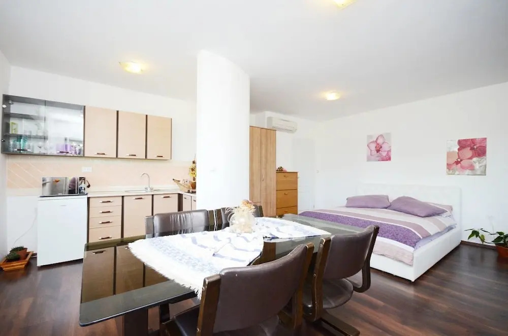 Apartments Josip